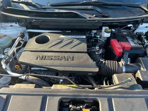 Used 2024 Nissan Rogue SL FWD image 31