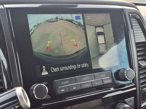 Used 2023 Nissan Titan PRO-4X w/ Pro-4x Convenience Package image 5