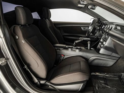 Used 2017 Ford Mustang Coupe image 33