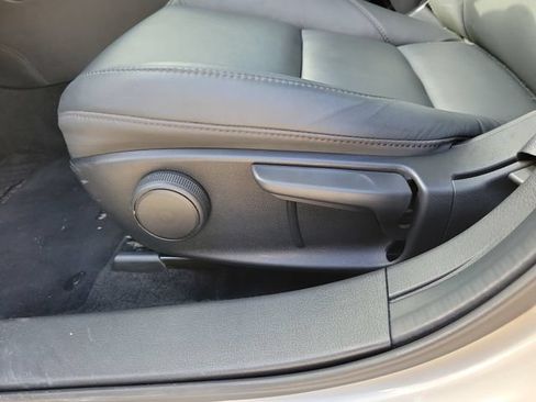 Used 2023 MAZDA MAZDA3 s FWD image 13