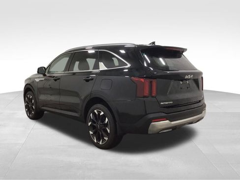 Used 2025 Kia Sorento EX AWD/4WD image 2