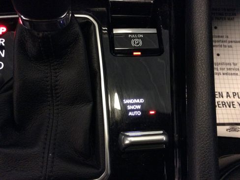 Used 2024 Jeep Compass Limited image 31