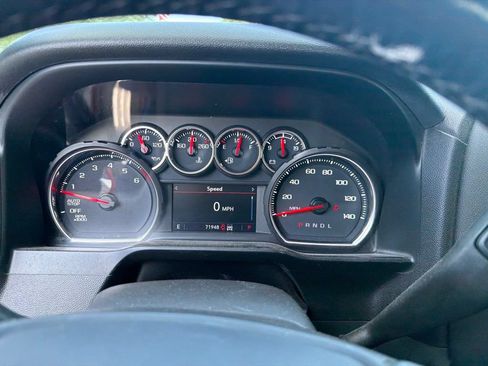 Used 2021 Chevrolet Silverado 1500 LT AWD/4WD image 9