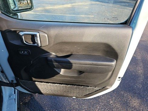 Used 2024 Jeep Wrangler Sport S image 15