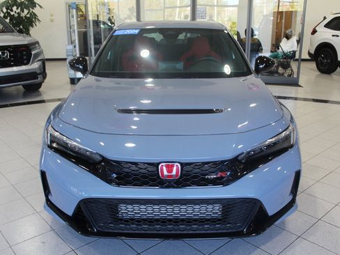 Certified 2024 Honda Civic Type R image 2