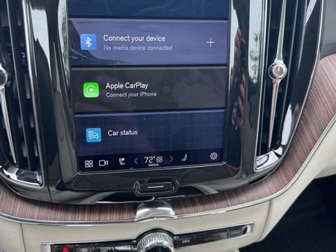 Used 2022 Volvo XC60 B5 Momentum w/ Climate Package image 14