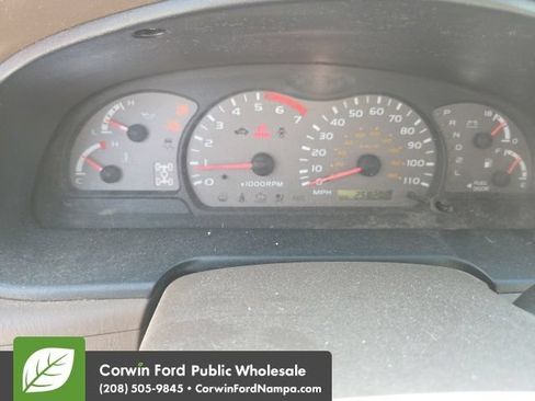 Used 2001 Toyota Sequoia SR5 AWD/4WD image 2