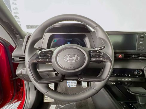 Certified 2025 Hyundai Elantra Sport w/ Cargo Package image 7