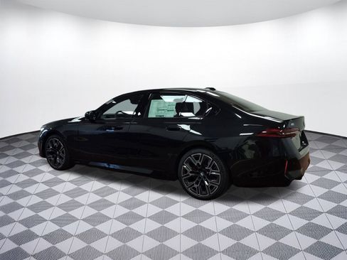 New 2026 BMW i5 eDrive40 w/ M Sport Package image 3