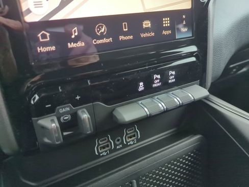 New 2026 RAM 1500 Big Horn AWD/4WD image 17