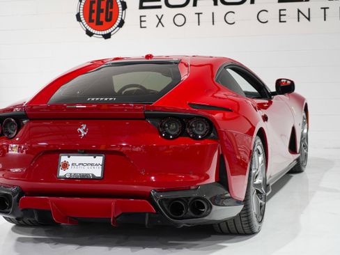 Used 2018 Ferrari 812 Superfast RWD image 38