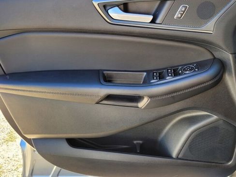 Used 2024 Ford Edge SE image 26