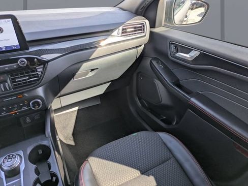 Used 2025 Ford Escape ST-Line FWD image 17