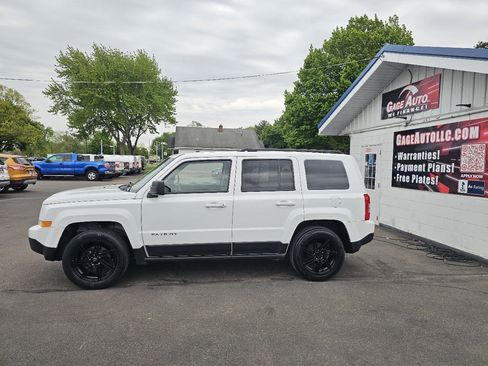 Used 2016 Jeep Patriot Sport w/ Power Value Group FWD image 6