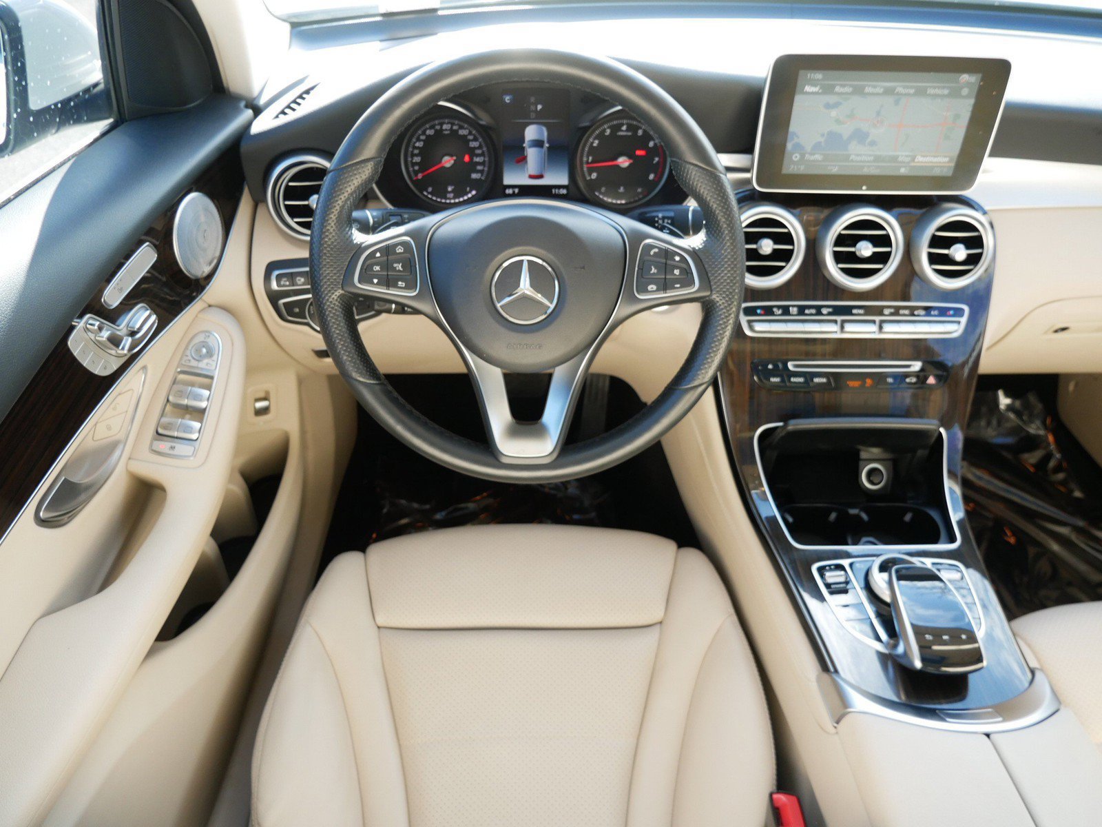 Used 2018 Mercedes-Benz GLC 300 4MATIC image 11