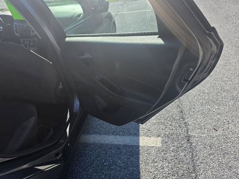 Used 2013 Ford Focus SE FWD image 17