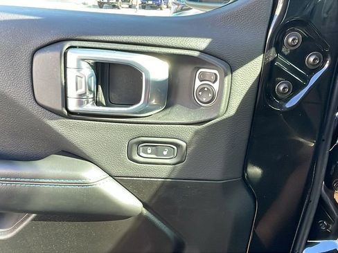 Used 2024 Jeep Wrangler Unlimited Rubicon 4xe image 31