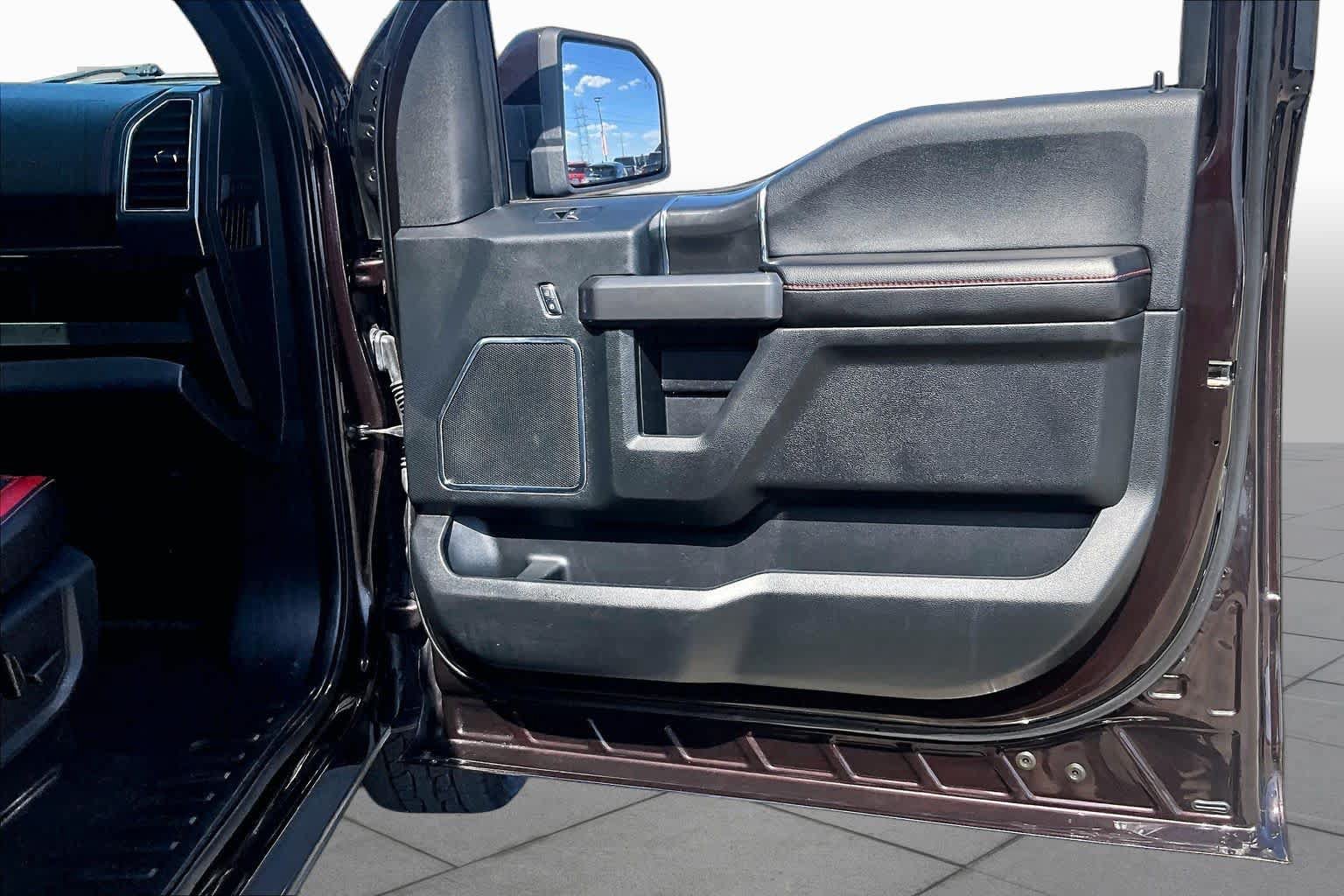 Used 2019 Ford F150 Lariat w/ Equipment Group 502A Luxury AWD/4WD image 23