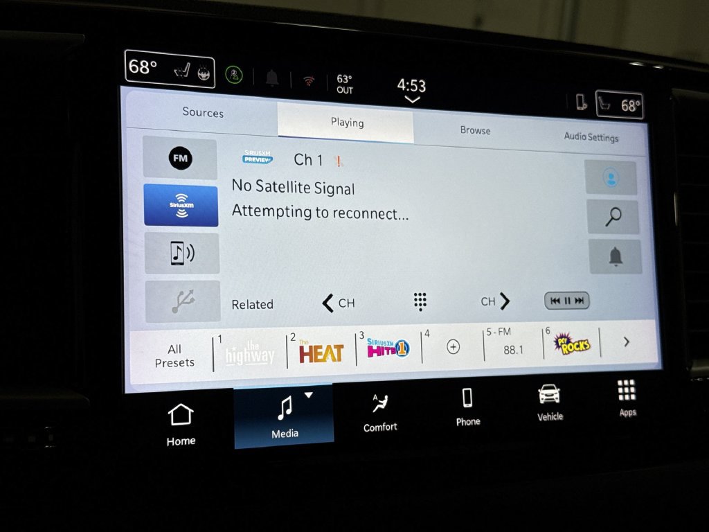 Used 2025 Chrysler Pacifica Select FWD image 14