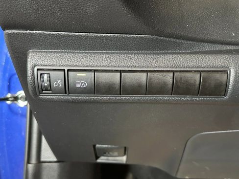 Used 2022 Toyota Corolla SE image 16
