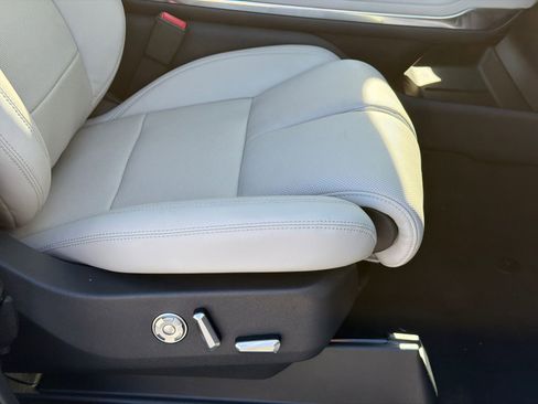 New 2026 Lincoln Navigator Reserve AWD/4WD image 13