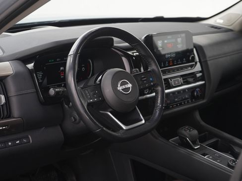 Used 2022 Nissan Pathfinder Platinum image 23