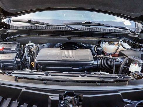 Used 2024 Chevrolet Suburban Premier image 28