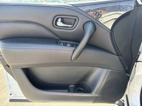 Used 2024 INFINITI QX80 Luxe image 21