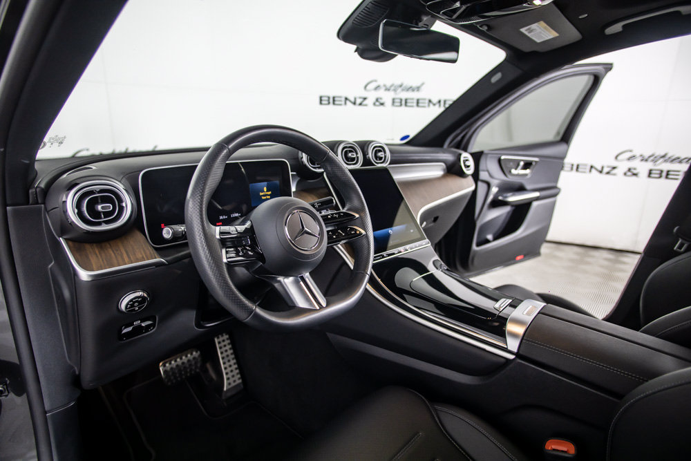 Used 2025 Mercedes-Benz GLC 300 4MATIC w/ AMG Line image 20