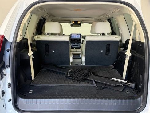 Used 2022 Lexus GX 460 Luxury w/ Sport Design Package AWD/4WD image 16
