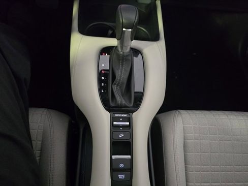 Used 2025 Honda HR-V LX image 15