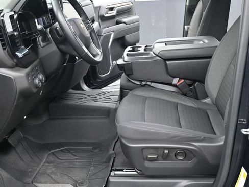 Used 2023 Chevrolet Silverado 1500 LT AWD/4WD image 9