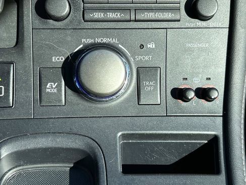 Used 2015 Lexus CT 200h w/ Seat Comfort Package FWD image 36