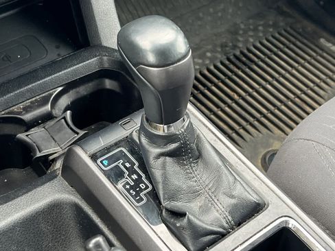 Used 2018 Toyota Tacoma TRD Off-Road image 24