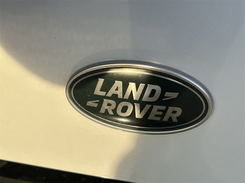 Used 2023 Land Rover Defender 130 X-Dynamic SE image 14