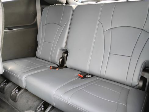 Used 2023 Buick Enclave Essence w/ Experience Buick Package FWD image 18
