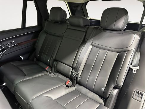 New 2025 Land Rover Range Rover Long Wheelbase SE image 13