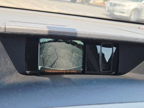 Used 2014 Toyota Sienna LE image 28