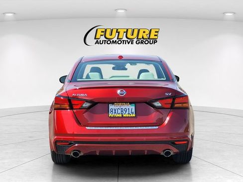 Certified 2021 Nissan Altima 2.5 SV w/ SV Premium Package FWD image 8