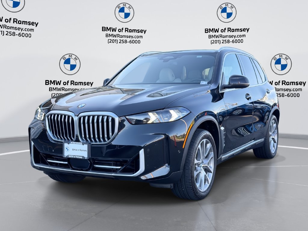 Used 2024 BMW X5 xDrive40i AWD/4WD image 1