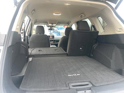 Used 2025 Nissan Rogue SV image 22