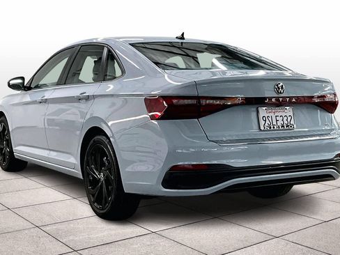 Used 2025 Volkswagen Jetta SE w/ Black Wheel Package image 14