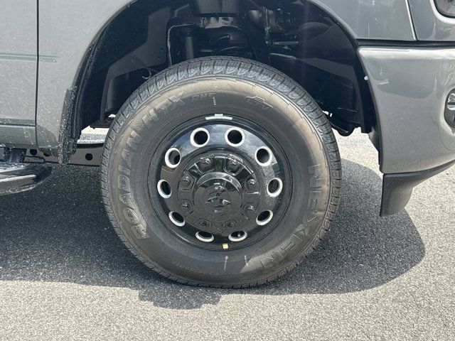 New 2026 RAM 3500 Laramie AWD/4WD image 14