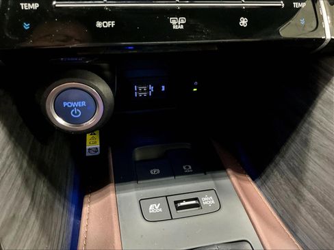Used 2021 Toyota Venza XLE w/ Softex Package AWD/4WD image 16