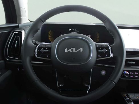 Used 2025 Kia Sorento EX w/ Panoramic Sunroof Package FWD image 36