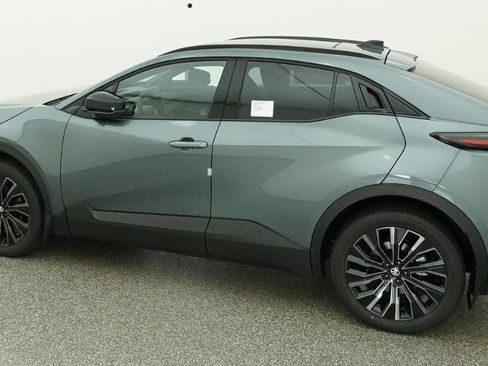 New 2026 Toyota C-HR AWD/4WD image 4