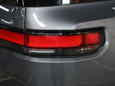 Used 2022 Rivian R1S Launch Edition image 59