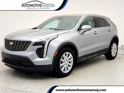 Used 2023 Cadillac XT4 Luxury w/ Cold Weather Package image 1