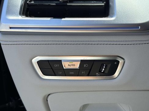 Used 2023 BMW XM w/ M Driver's Package AWD/4WD image 17
