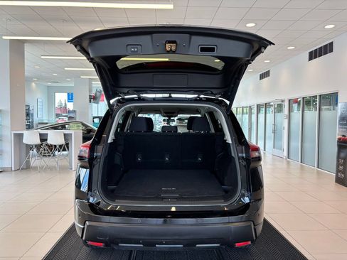 Used 2024 Nissan Rogue SV AWD/4WD image 9